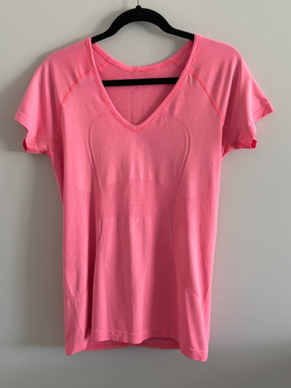 Lululemon Run: Swiftly Tech V Neck Pow Pink Light Size 10